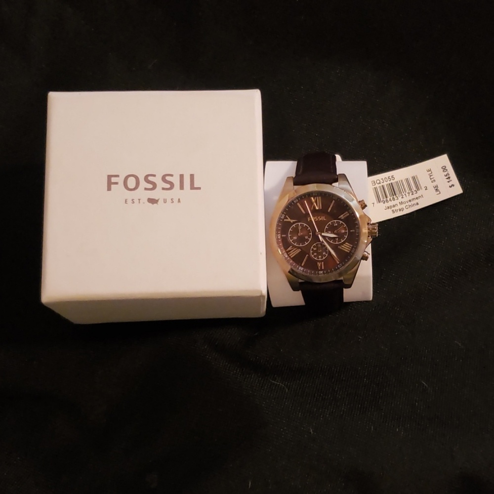 Women's brown Fossil watch NWT in original box
